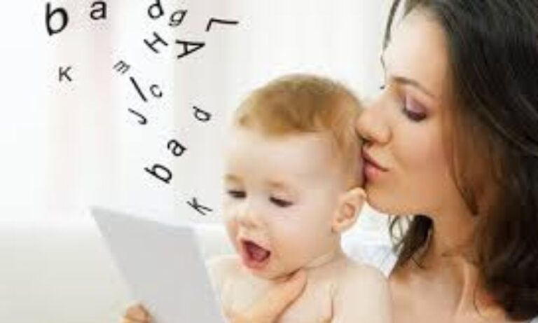 Mother reading to baby to encourage early speech development, illustrating speech delay in toddlers.